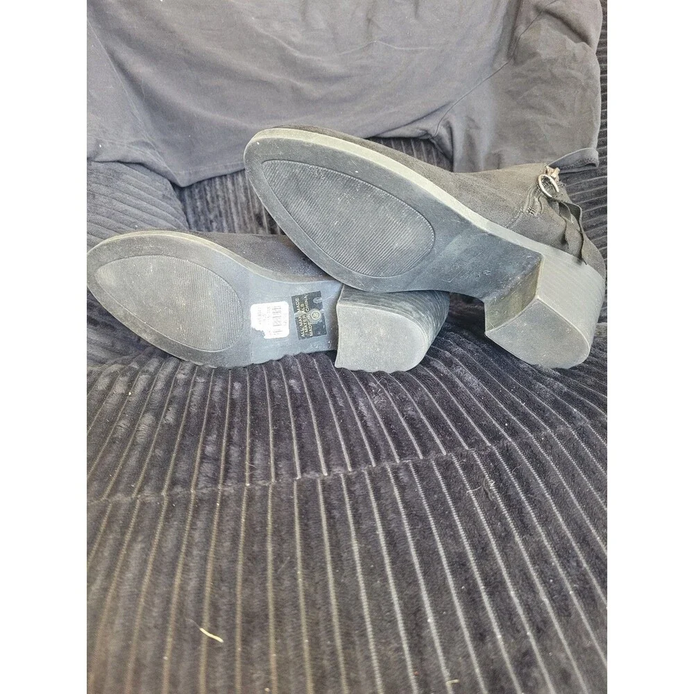 Charlotte Russe Grey Suede Ankle Boots – Size 8
